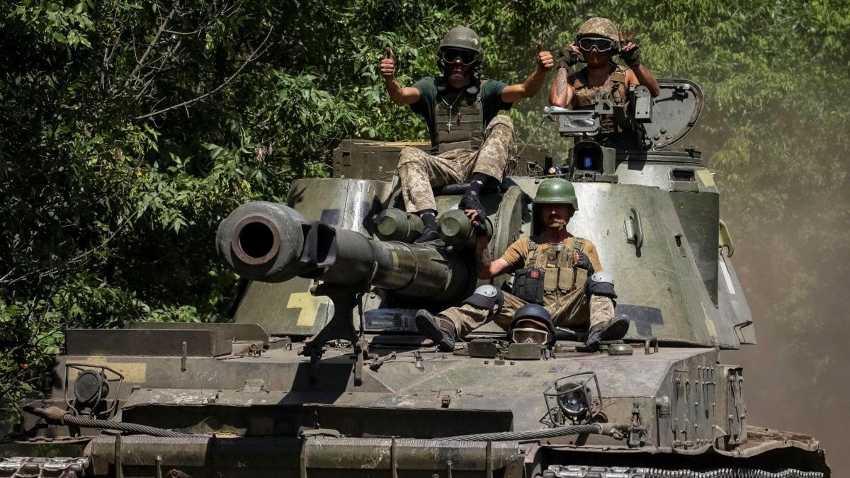 Ukraine forces move in the east after breaching Russian defenses in the south