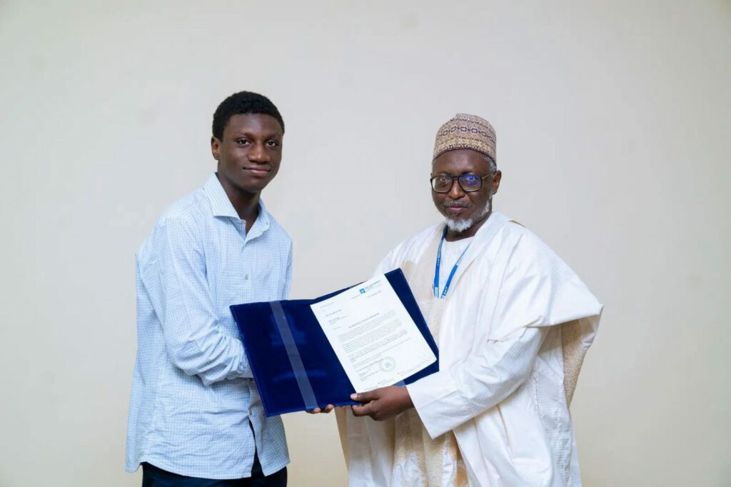 Nile University of Nigeria has awarded a full scholarship to Alayande David the joint top scorer of the 2024 Joint Admissions and Matriculation Board JAMB examination scaled 1 1536x1023 1